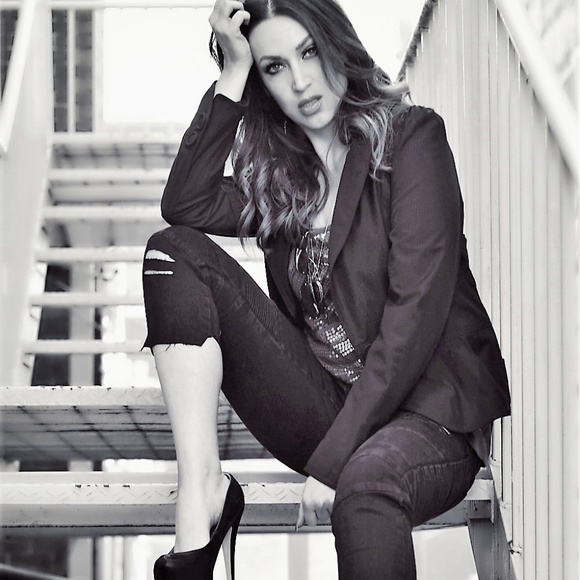 Meet your Seller/Buyer, Tammy - Picture 3 of 16